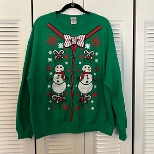***SALE***Holiday printed sweatshirt size XL
